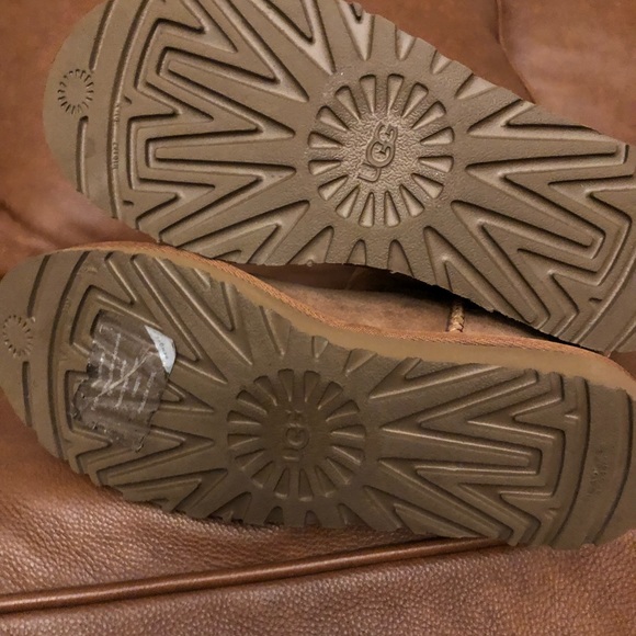 UGG Classic II Genuine shearling lined tall boot - Picture 6 of 8